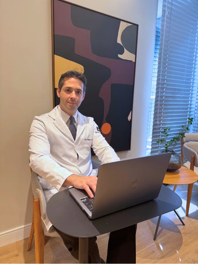 Sobre o Dr Thiago Bastos Amorim